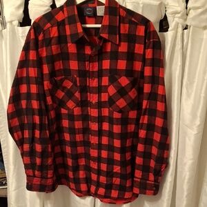 Saugatuck Men's Red and Black Plaid Flannel Shirt XL